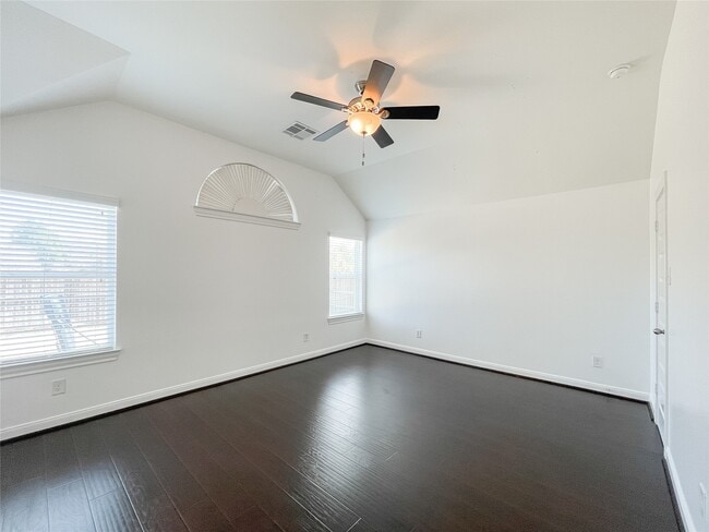 Building Photo - 18126 Golden Falls Ln
