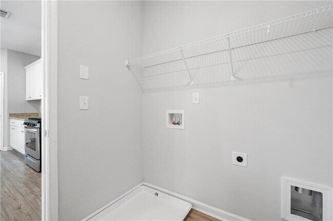 Building Photo - 4646 Waxwing St
