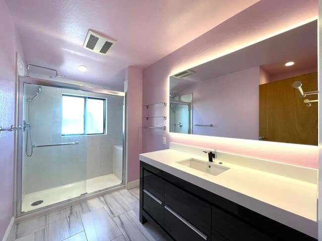 Building Photo - Newly Renovated 4BR / 2.5BA Home with Partial Bay Views.