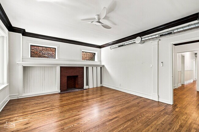 Building Photo - 5402 S Woodlawn Ave