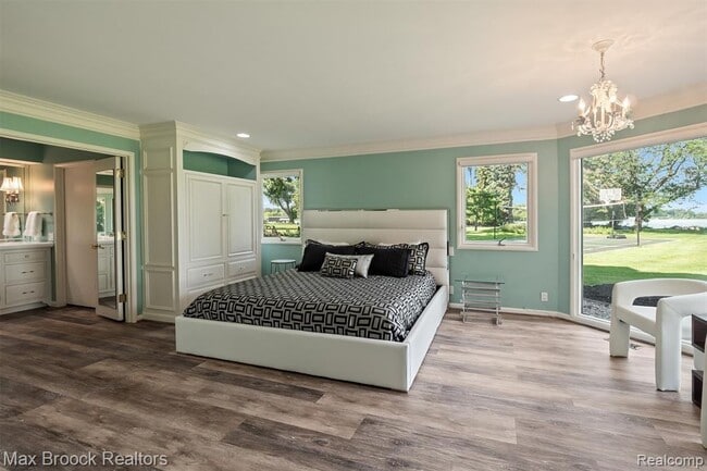 Building Photo - 3333 W Shore Dr