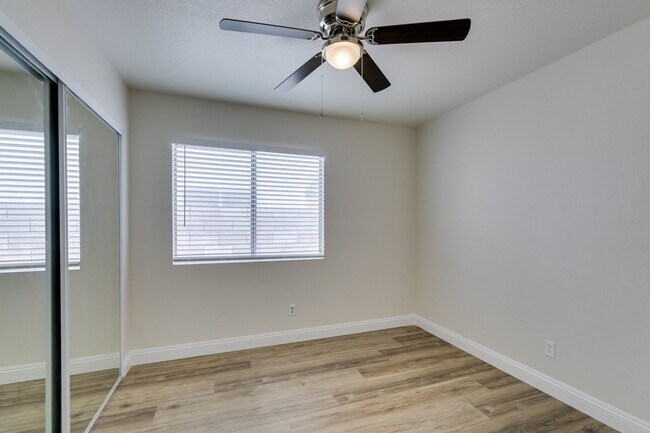 Building Photo - AVAILABLE 1/1/26- Beautiful 3-Bedroom, 2-Bathroom Home in Green Valley