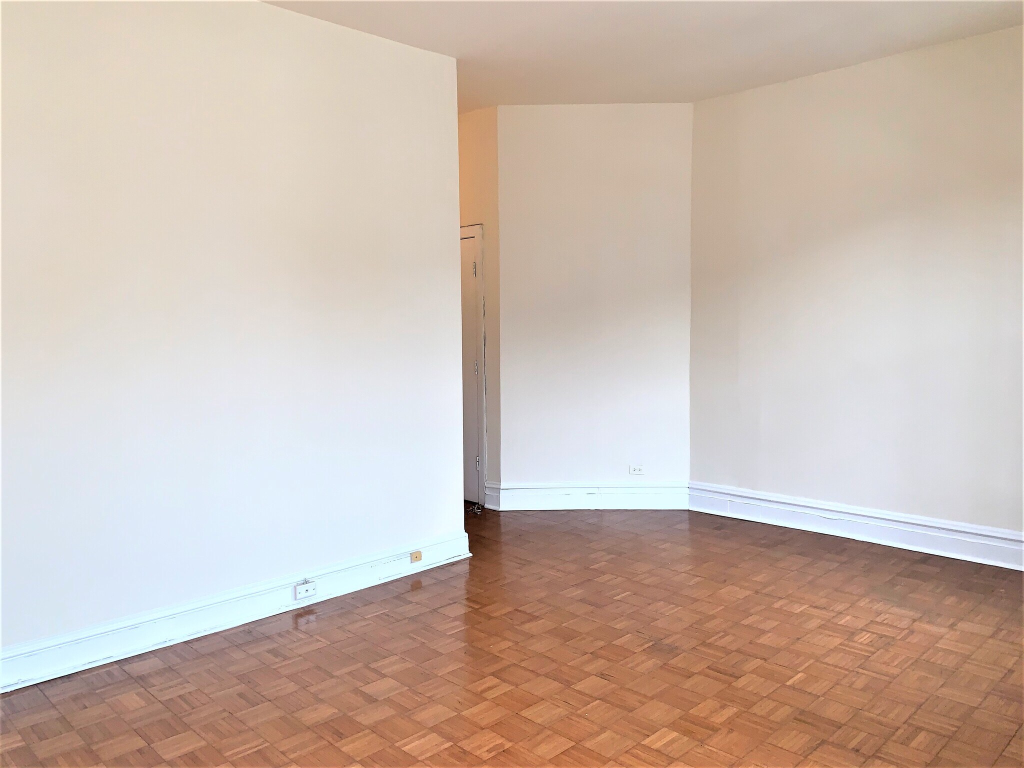 Building Photo - 3606 N Racine Ave