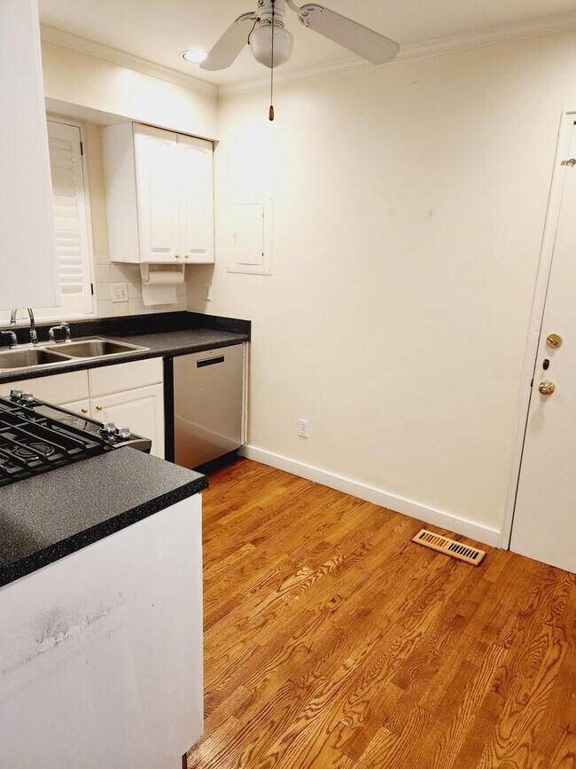 Building Photo - 109 Memory Ct