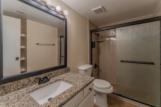 Building Photo - 922 Shady Creek Ln