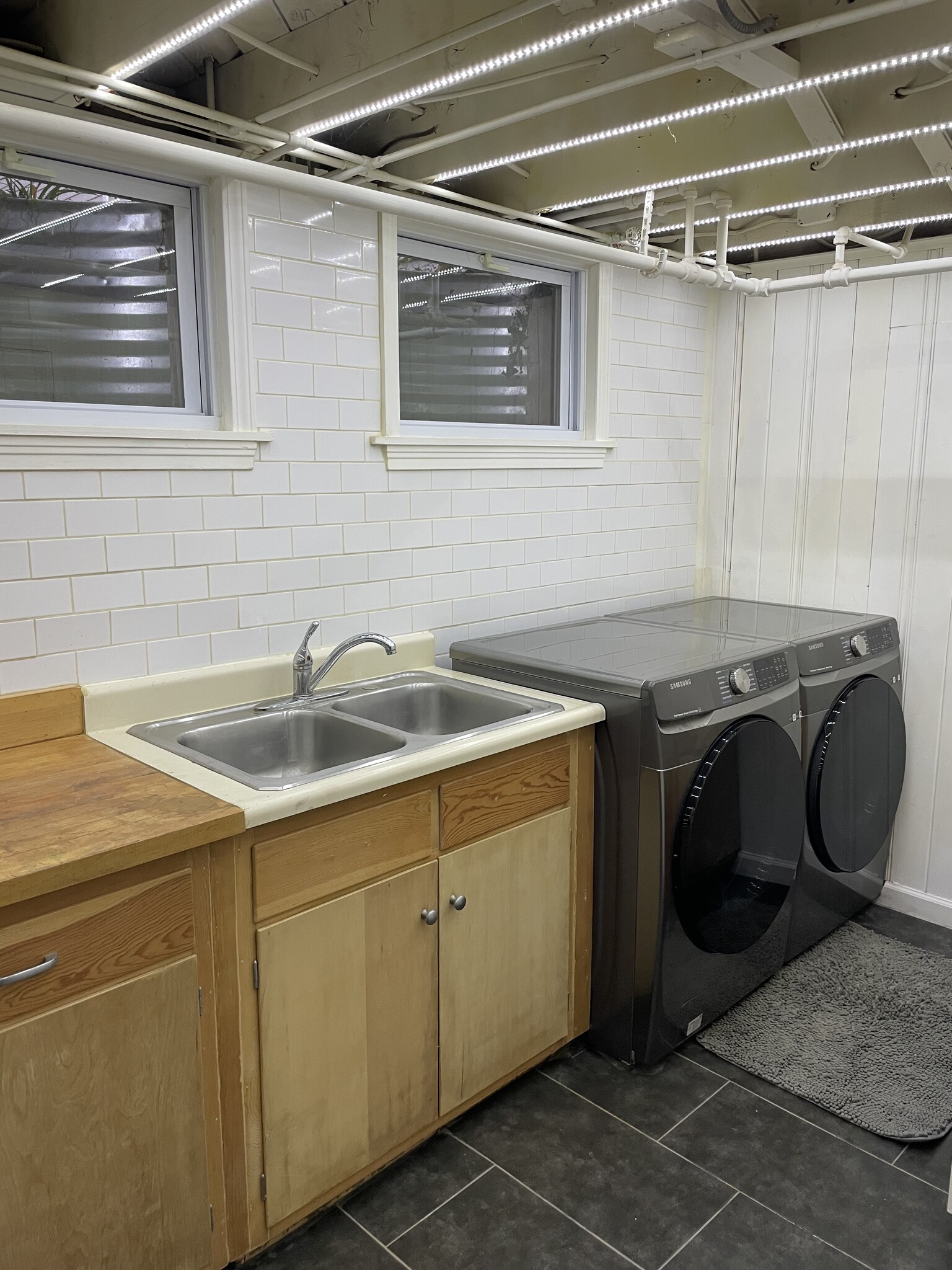 Building Photo - 206 Eastwood Ave