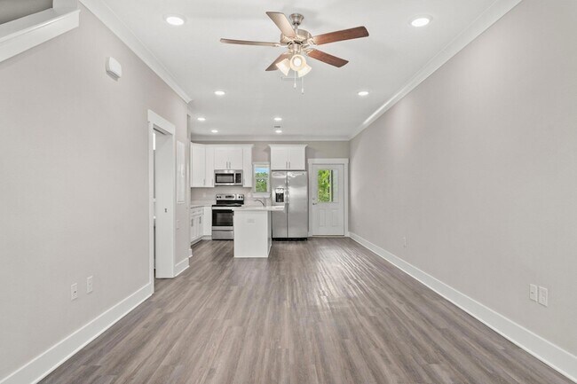 Building Photo - 318 Date Palm Ln