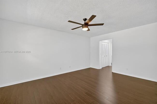 Building Photo - 770 SE Hollahan Ave