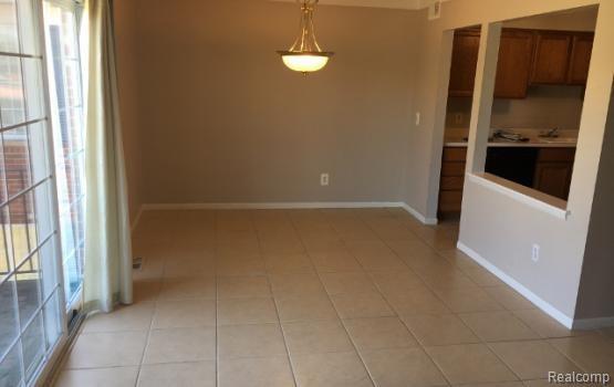 Building Photo - 500 N Fox Hills Dr