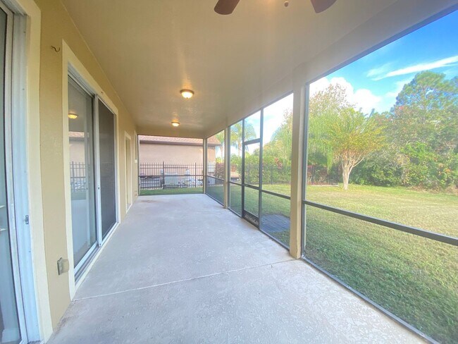 Building Photo - 3113 Curving Oaks Way