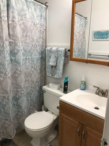 Bathroom - 3035 Oneal Pky