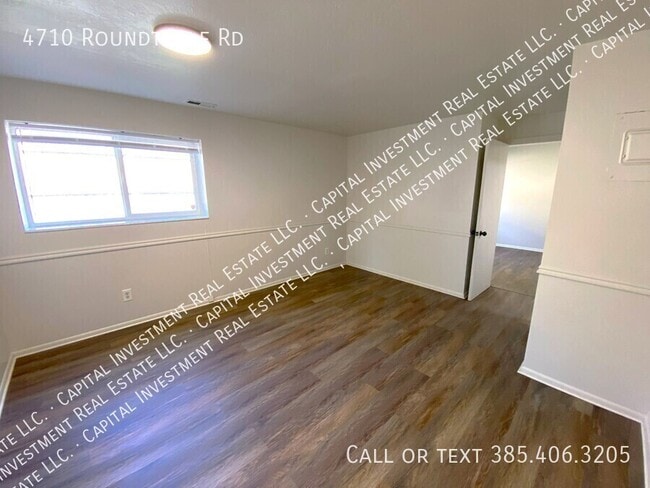 Building Photo - 4710 Roundtable Rd