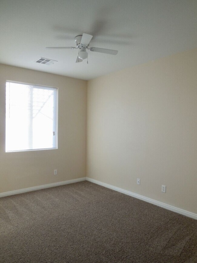Building Photo - Spacious House w/Tons of Storage,Tile & Wo...