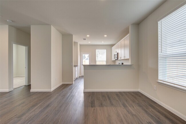 Building Photo - 11715 Braemar Village Dr