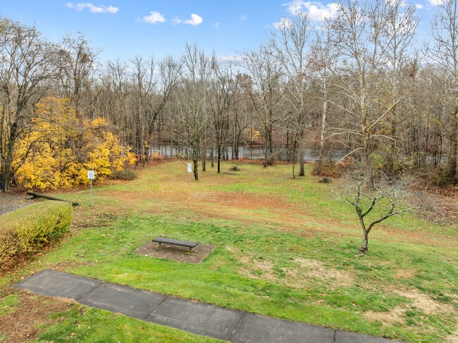 Building Photo - 1701 Farmington Ave