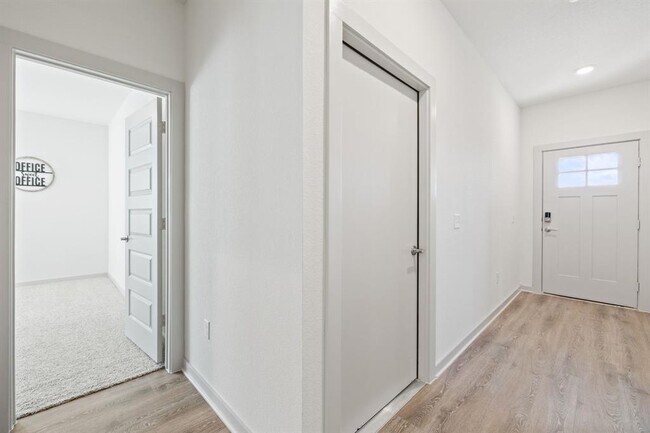 Building Photo - 212 Florenz Ln