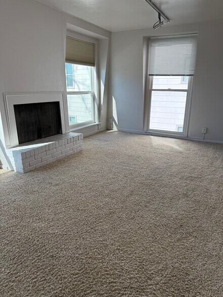 Building Photo - 2704 San Pedro St