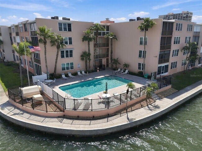 Building Photo - 7625 Sun Island Dr S