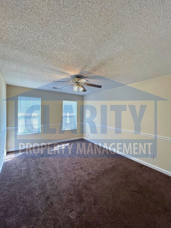 Building Photo - 3-bedroom home w/ single car garage!