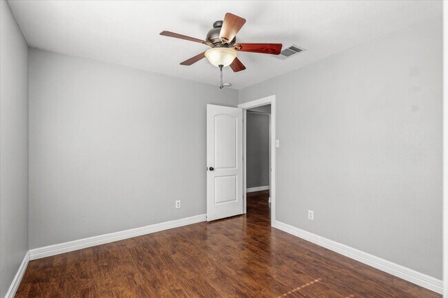 Building Photo - 208 Rock Hound Ln