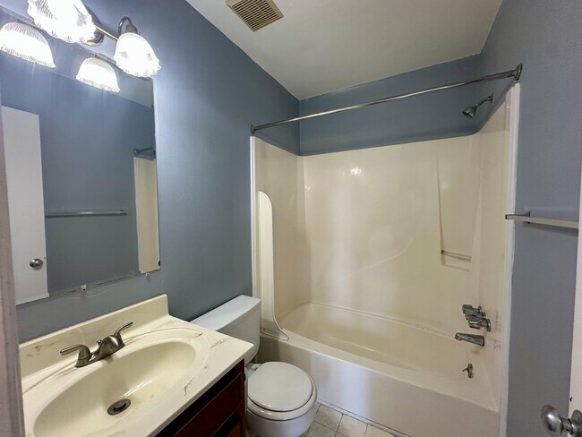 Building Photo - 29 Pheasant Ct
