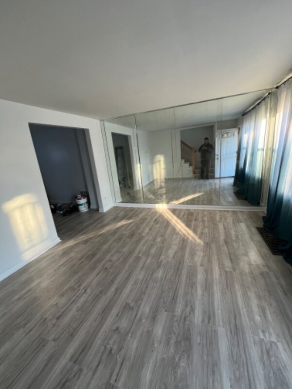 Building Photo - 1322 W 110th St