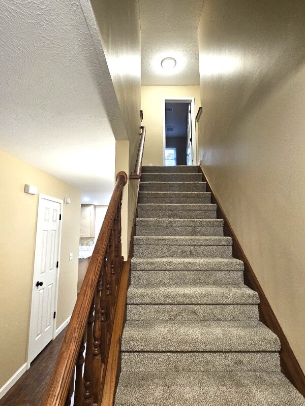 Building Photo - 10279 Rosewood Ct