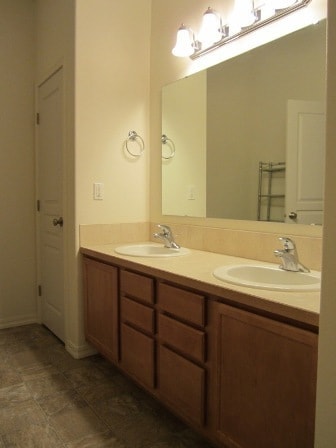 Building Photo - 5007 Spirea Dr