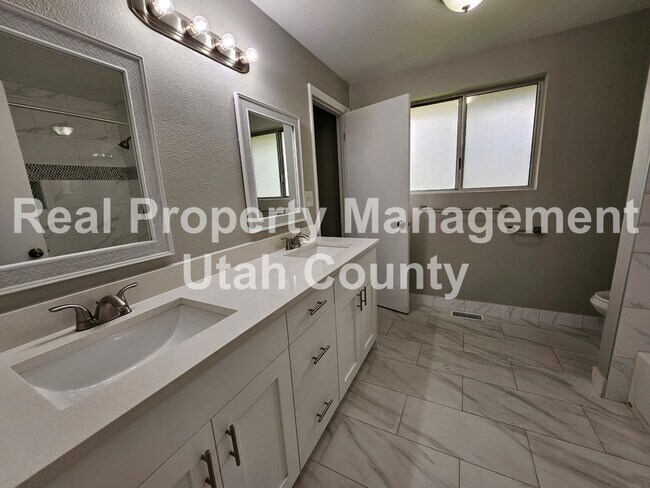 Building Photo - 1474 N 375 W