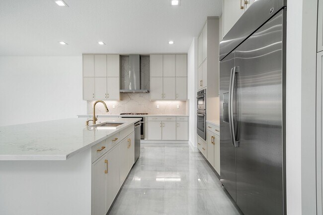 Building Photo - 8561 Crystal Downs Ave