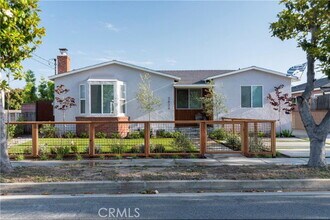 Building Photo - 3834 W 111th Pl