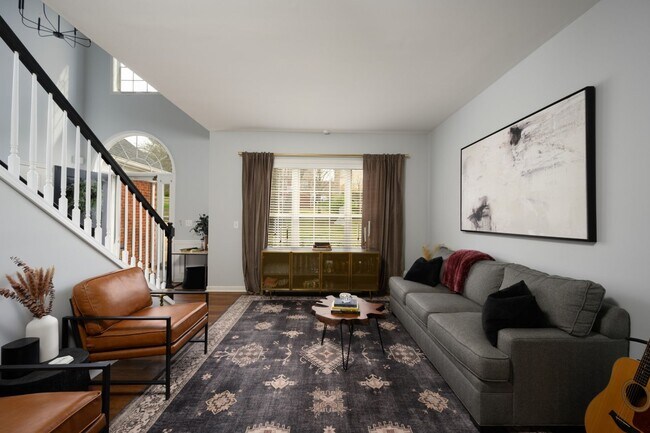 Building Photo - **UPDATED BRENTWOOD HOME THAT DOESN'T FEEL LIKE A RENTAL**