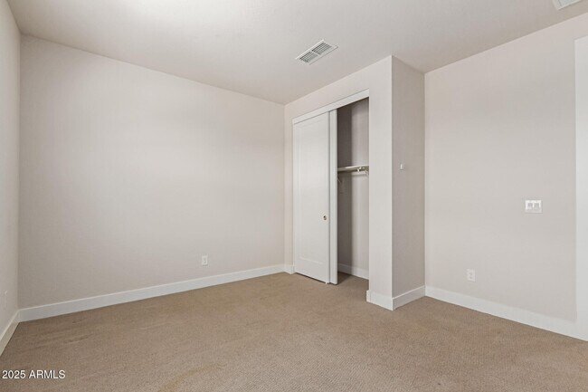 Building Photo - 6918 W Winston Dr