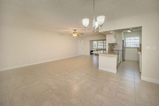 Building Photo - 14404 Canalview Dr