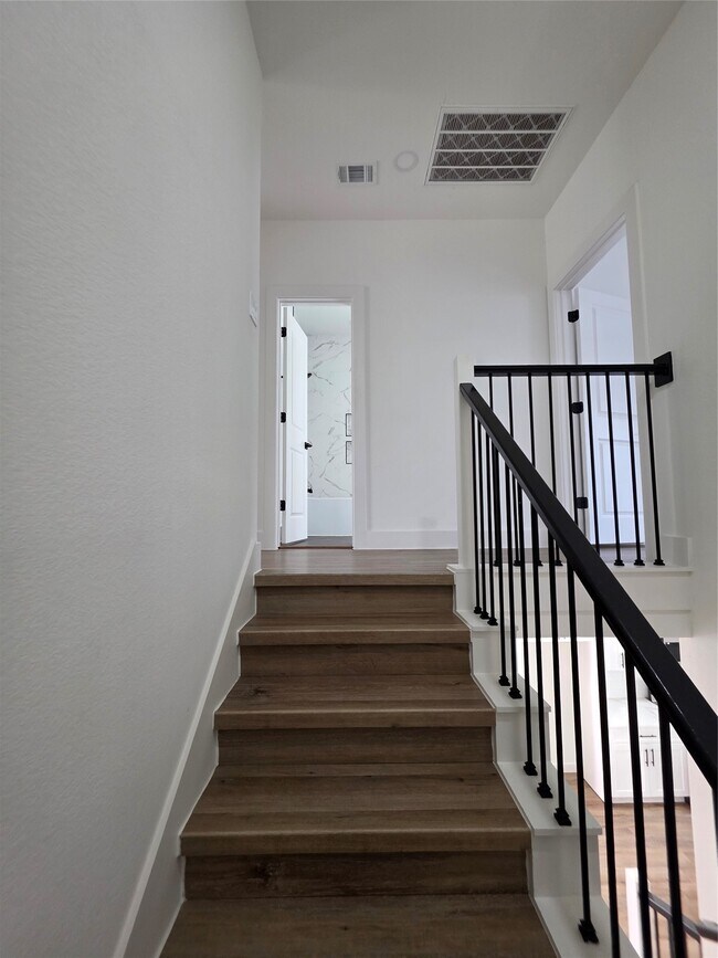 Building Photo - 1407 Odd Fellow St