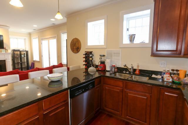 Building Photo - 4324 N Ashland Ave