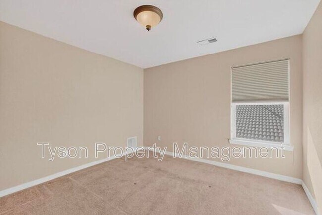 Building Photo - 8523 Waterford Pl NE