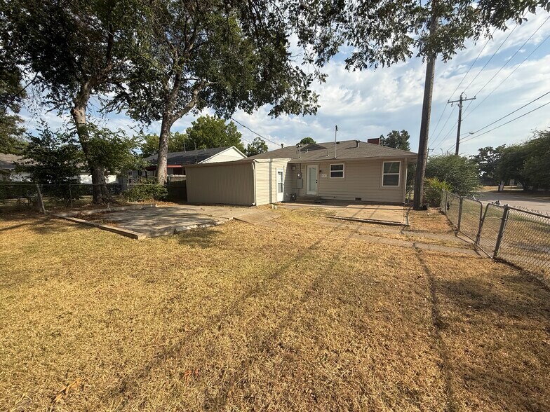 Building Photo - 531 W Bullock St