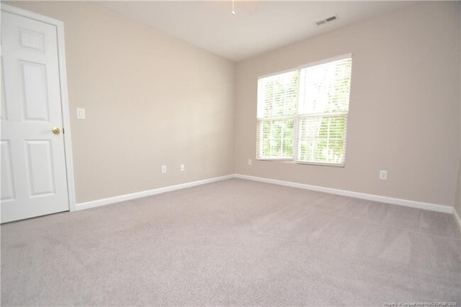 Building Photo - 600 Walnut Woods Dr