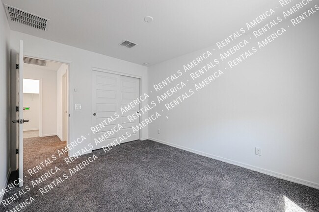 Building Photo - 14243 W Hackamore Dr.