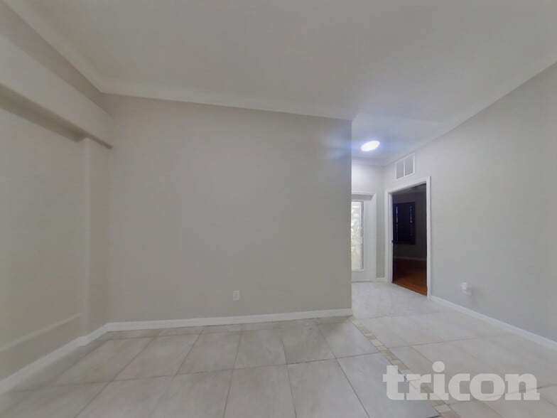 Building Photo - 6300 Falcon Lair Dr