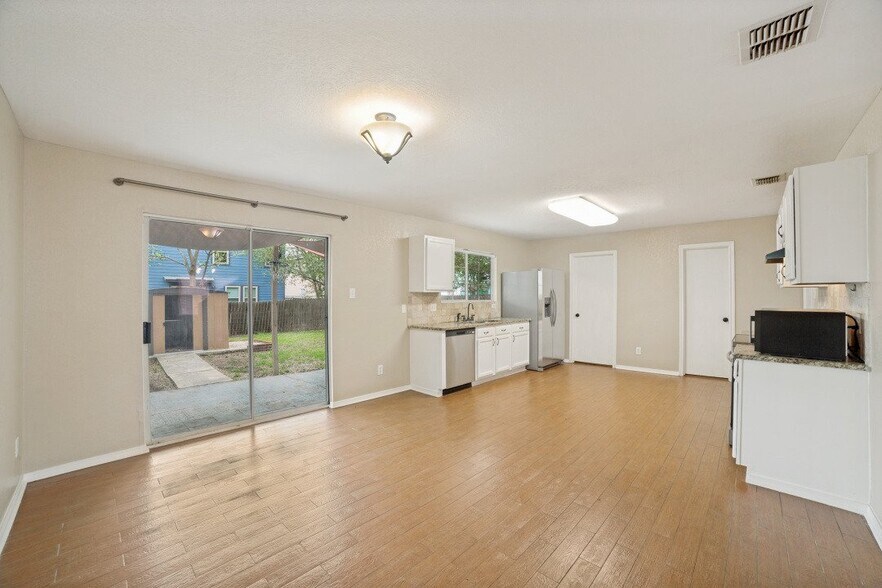 Building Photo - 5426 Wincheap Dr