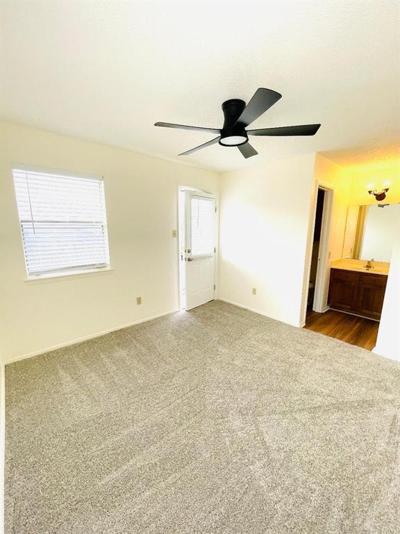 Building Photo - 5608 Cougar Dr