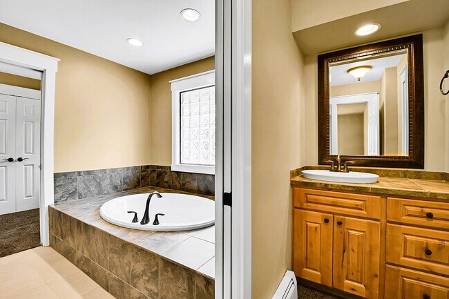 Building Photo - 31340 Brookline Rd