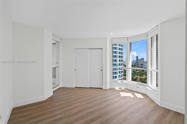 Building Photo - 21055 Yacht Club Dr