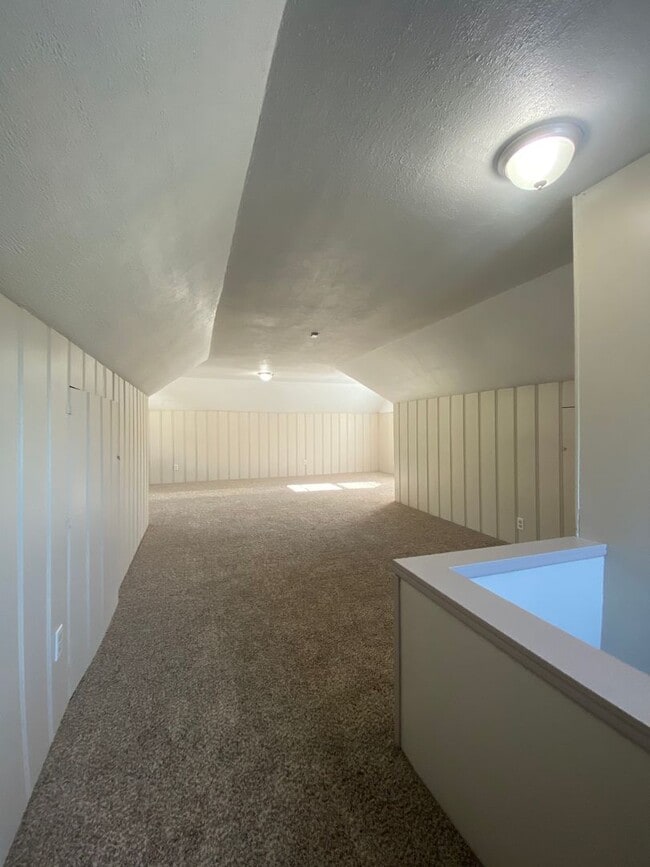 Building Photo - Charming Mt. Tabor Home with Loft & Basement Bonus Space!