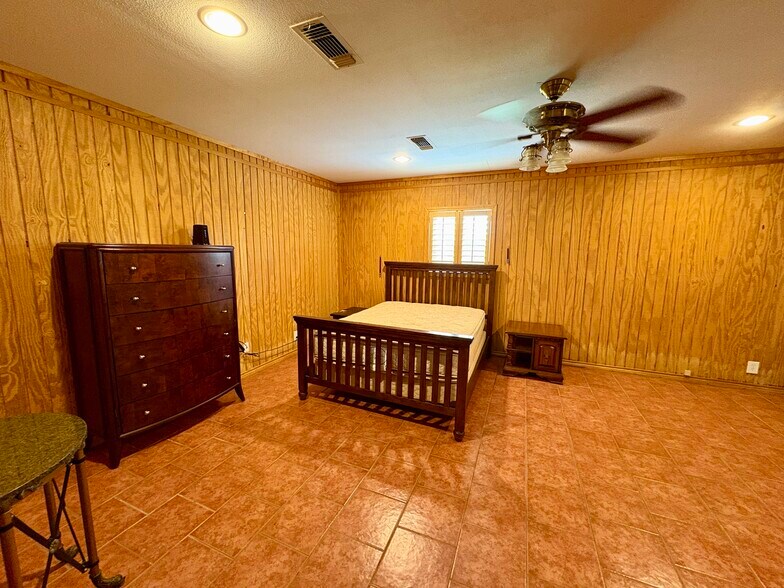Building Photo - 3166 S FM 730