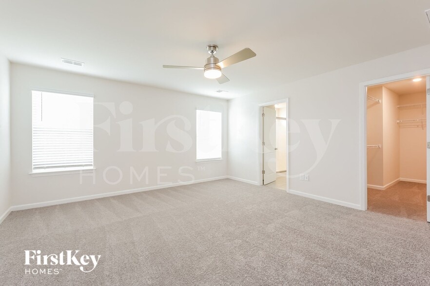 Building Photo - 703 Birchcrest Wy