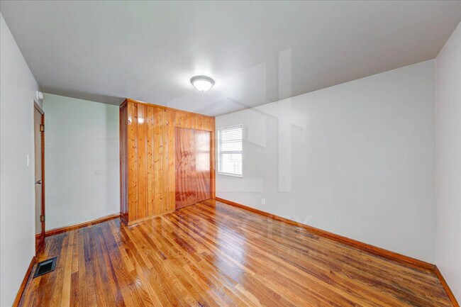Building Photo - 3325 N Riley Ave
