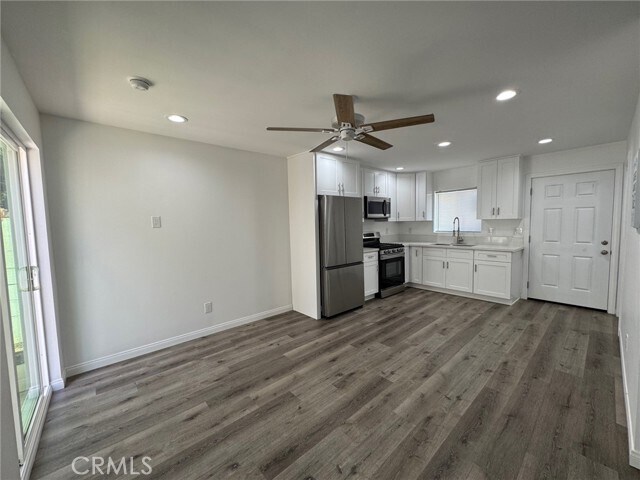 Building Photo - 6838 Aura Ave